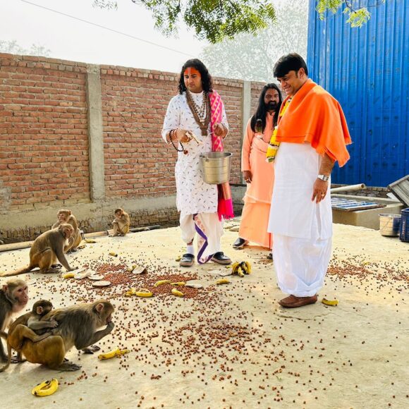 Pujaya Aniruddhachary ji maharaj welcomed Rajrajeshwar Guruji and Swami Niranjan ji to Gauri Gopal Ashram in Vrindavan in UP, India