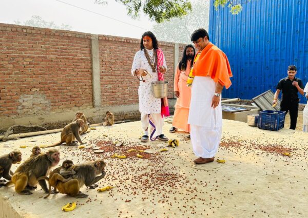 Pujaya Aniruddhachary ji maharaj welcomed Rajrajeshwar Guruji and Swami Niranjan ji to Gauri Gopal Ashram in Vrindavan in UP, India