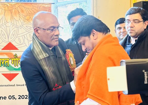 Honoured to award Bharat Gaurav 2024 to Guruji