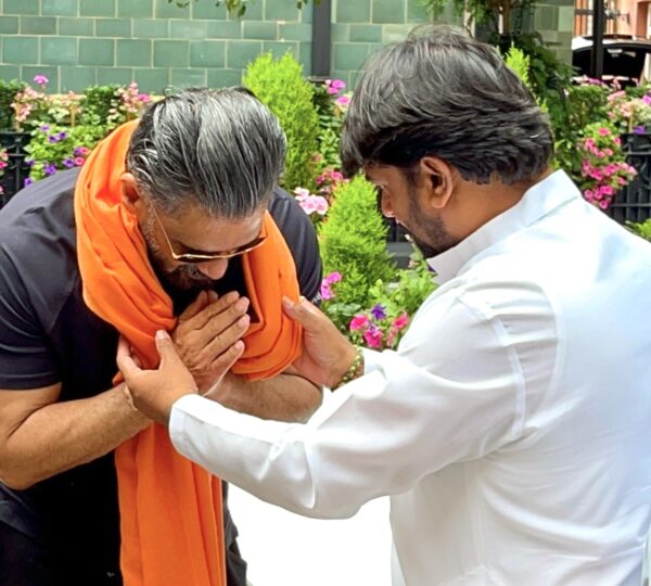 Suniel Shetty’s Spiritual Encounter with Guruji in London