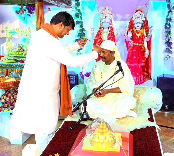 Shrinivas Arka explained meditation basics at Siddhashram – UK.