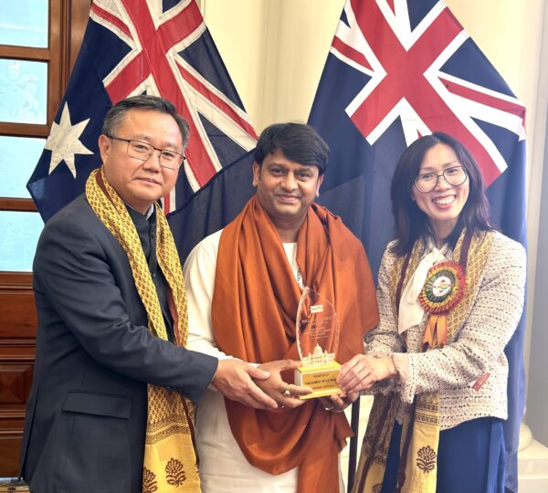 HH R Guruji welcomed and honored the Victoria Parliament in Melbourne, Australia.
